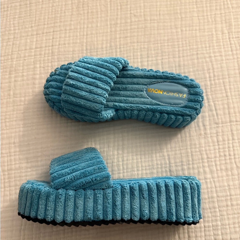 Blue platform towel slides